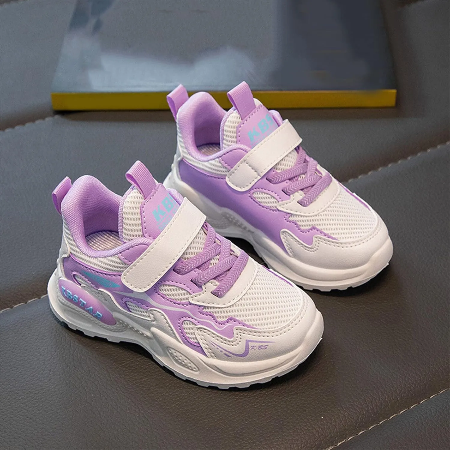 All Seasons Children Sports Shoes Girls Flat Lightweight Mesh Breathable and Comfortable Solid Lace Shoes