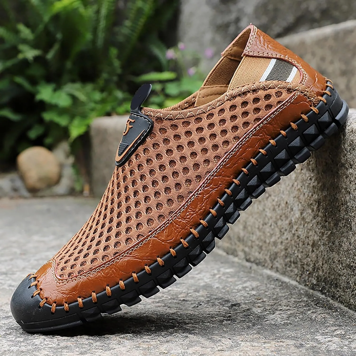 Men's Beach Shoes Fashion Elegant Hollow Out ls Classic Straps Breathable Mesh Cool Leisure Lightweight Flat Soft Non-Slip Comfortable Sailing Shoes 38-48 Brown