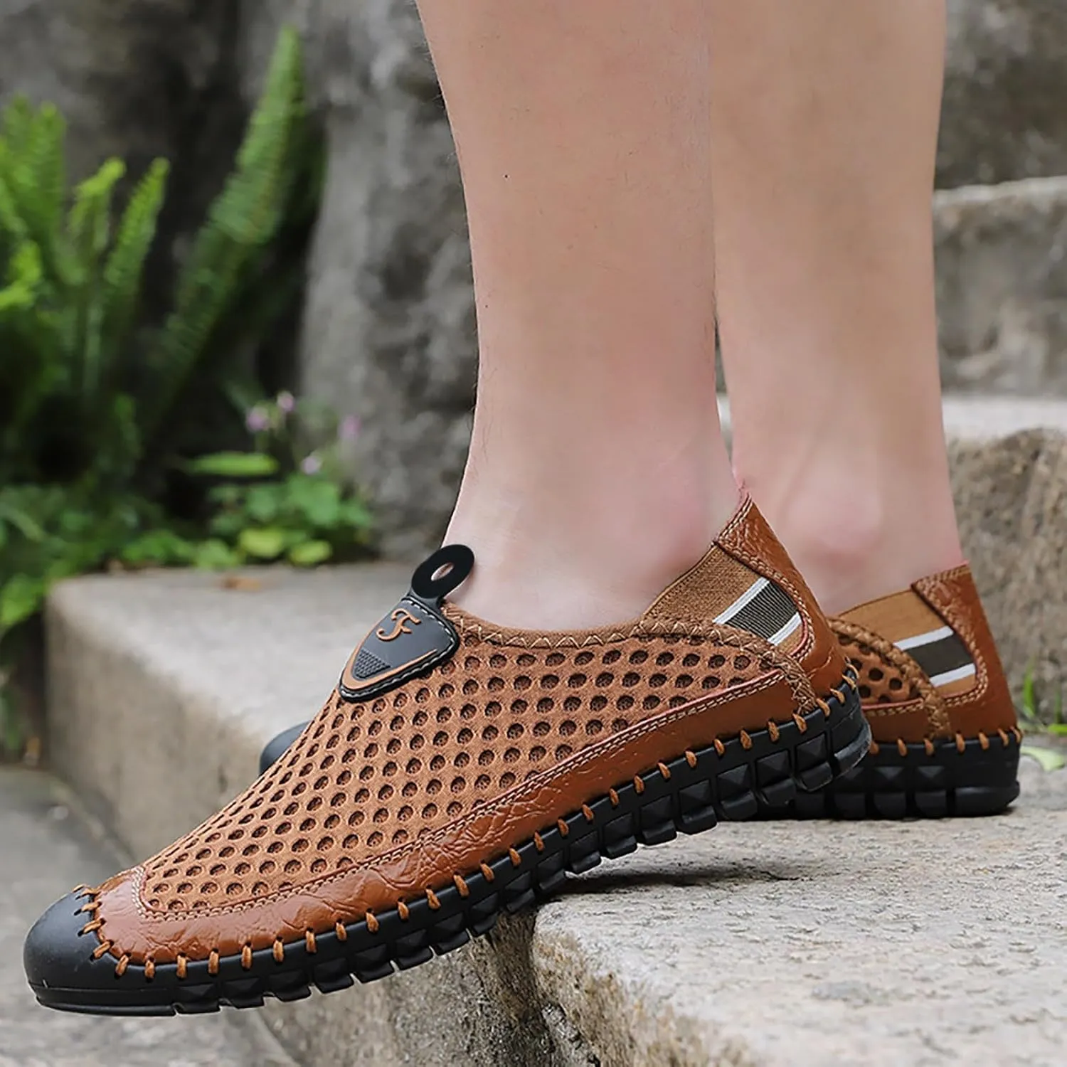 Men's Beach Shoes Fashion Elegant Hollow Out ls Classic Straps Breathable Mesh Cool Leisure Lightweight Flat Soft Non-Slip Comfortable Sailing Shoes 38-48 Brown