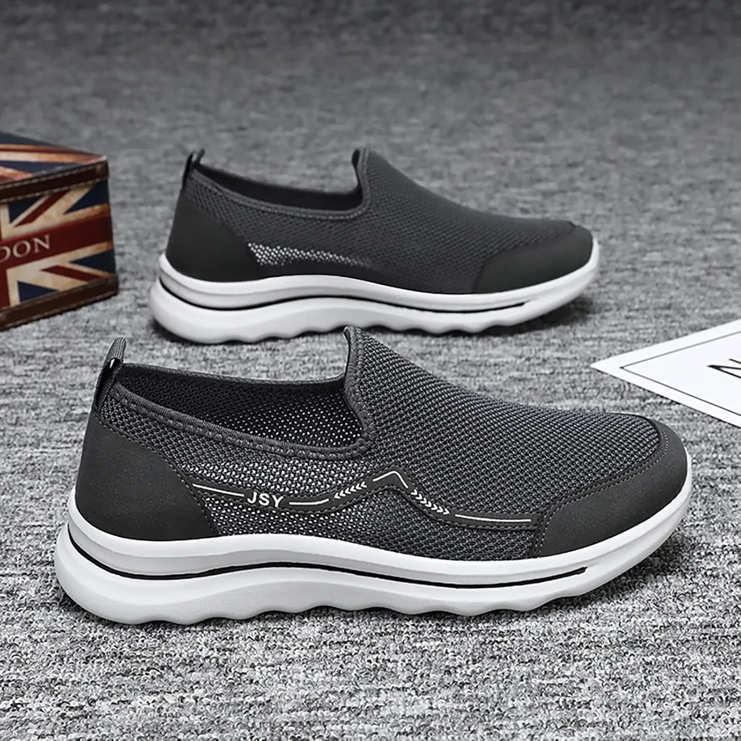 Men's New Flying Weave Walking Shoes Breathable and Comfortable Men's Casual Jogging Sneaker Shoes