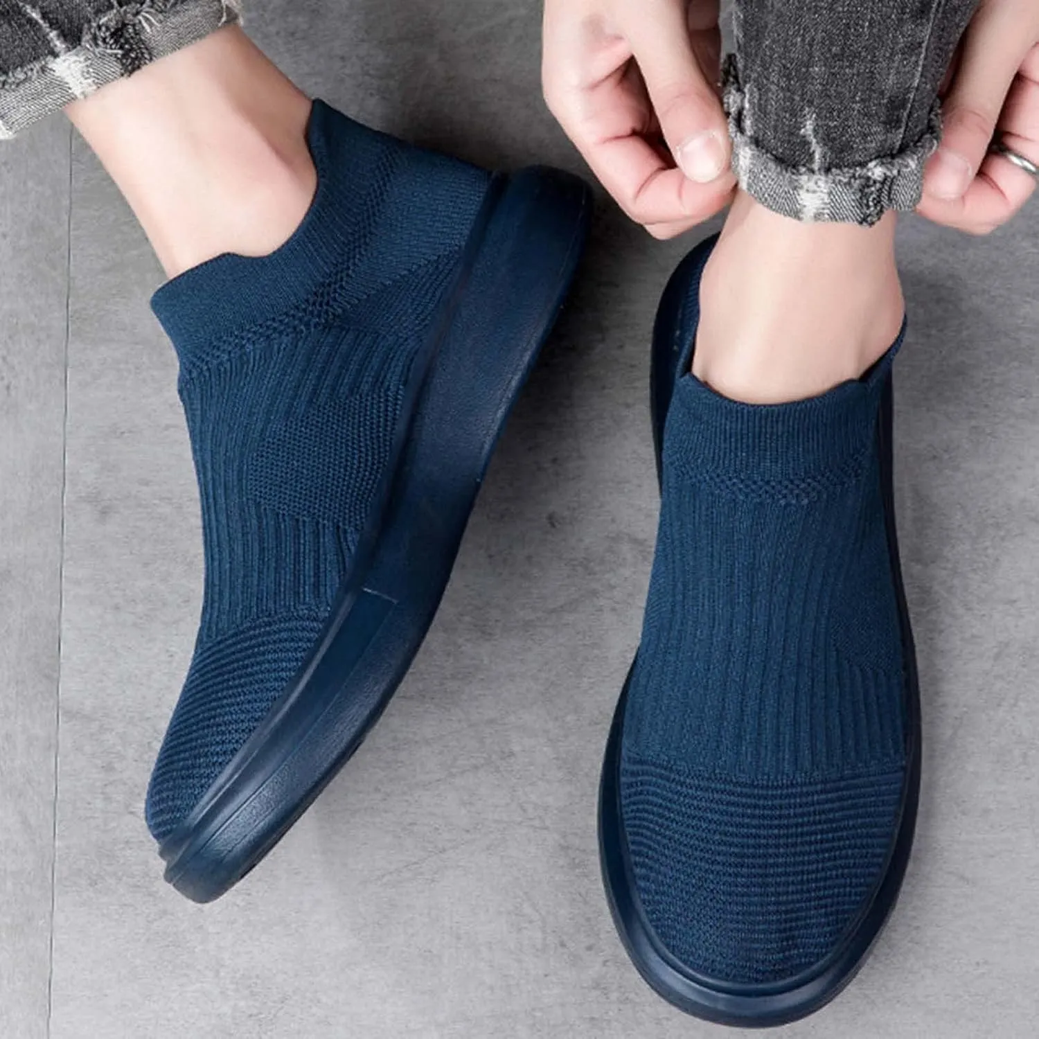 Men's Running Shoes Slip On Mid Top Summer Walking Shoes Non Slip Comfortable Sole Lightweight Workout Breathable Gym Cushion Sneakers Fashion Mesh Sneakers for Men Daily Work