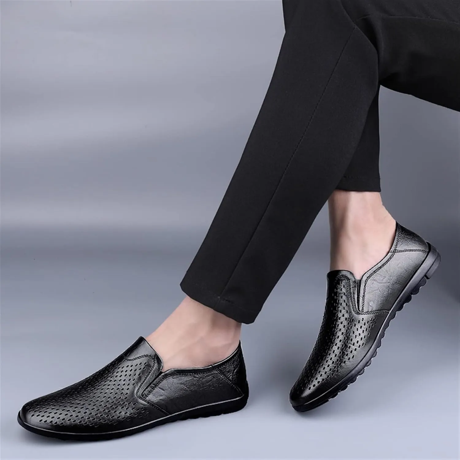 New Mens Loafers Shoe Breathable Lightweight Driving Loafers Leather Flexible Flat Heel Slip Resistant Classic Fashion Slip-ons