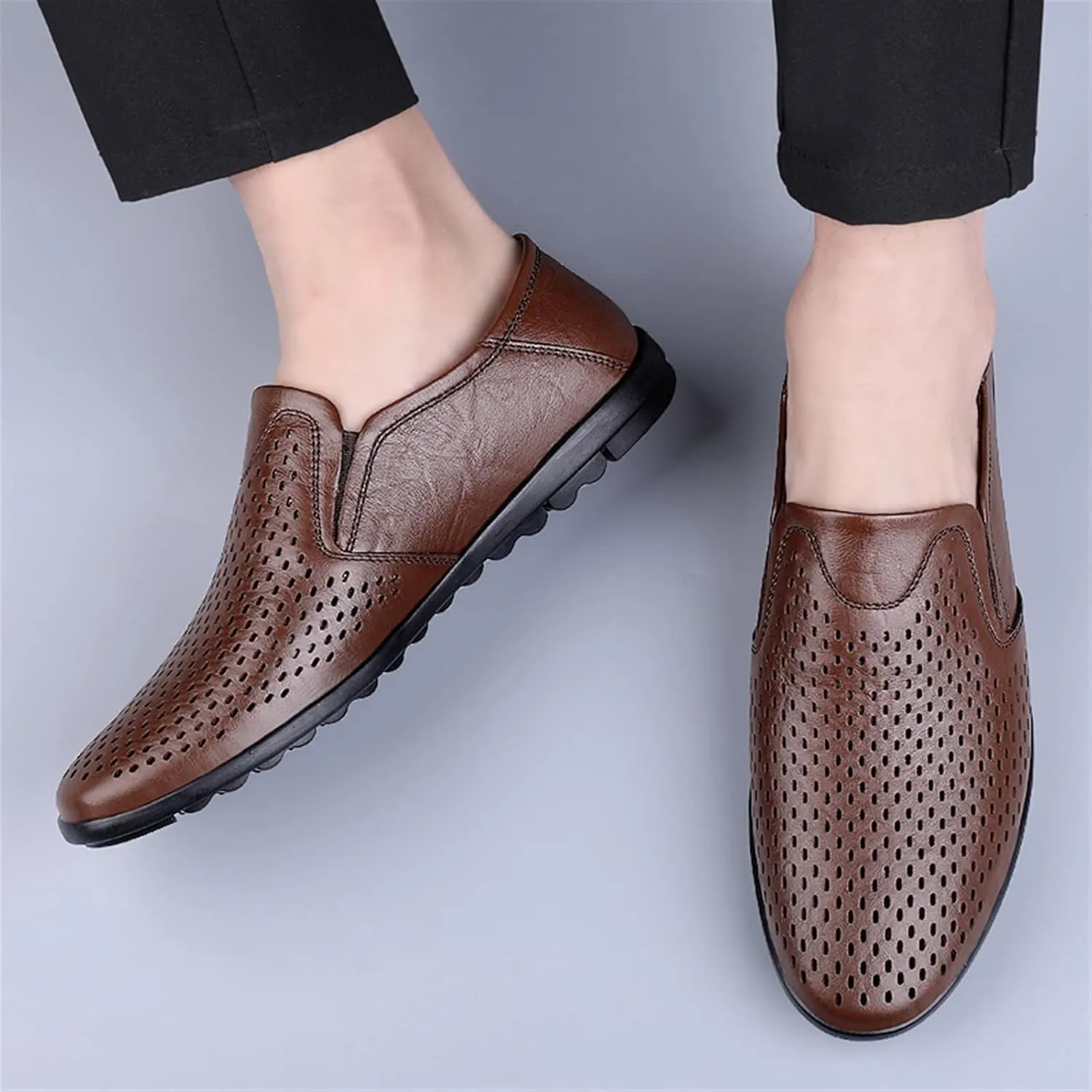 New Mens Loafers Shoe Breathable Lightweight Driving Loafers Leather Flexible Flat Heel Slip Resistant Classic Fashion Slip-ons