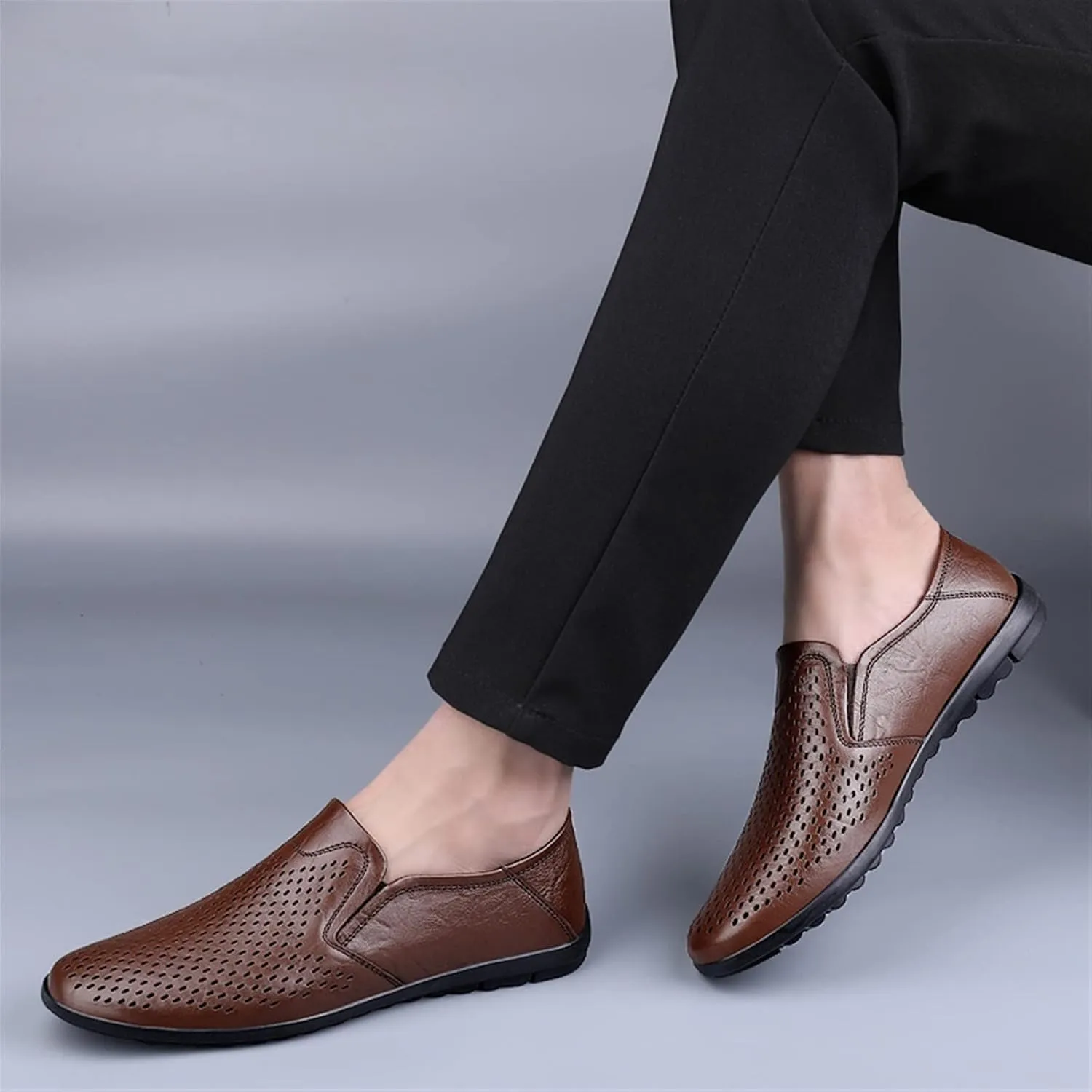 New Mens Loafers Shoe Breathable Lightweight Driving Loafers Leather Flexible Flat Heel Slip Resistant Classic Fashion Slip-ons