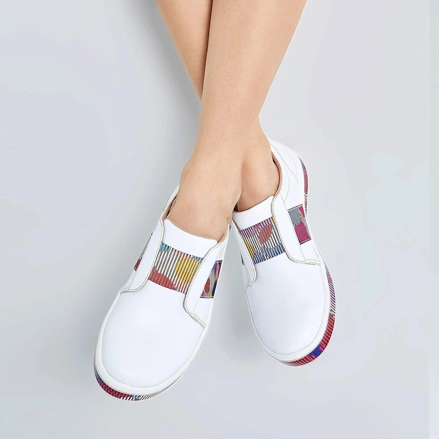 UIN Women's Fashion Sneakers Lightweight Walking Casual Slip Ons Art Painted Athletic Travel Skate Shoes Las Ramblas