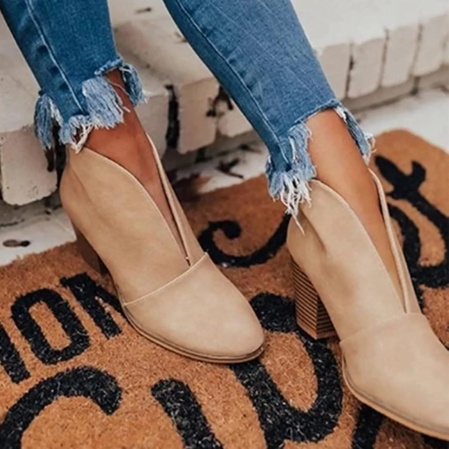 Womens Ankle Boots Wide Width,Vintage Front Deep V Cut Short Booties Casual Pull On Fall Boots Mid Chunky Heels Shoes