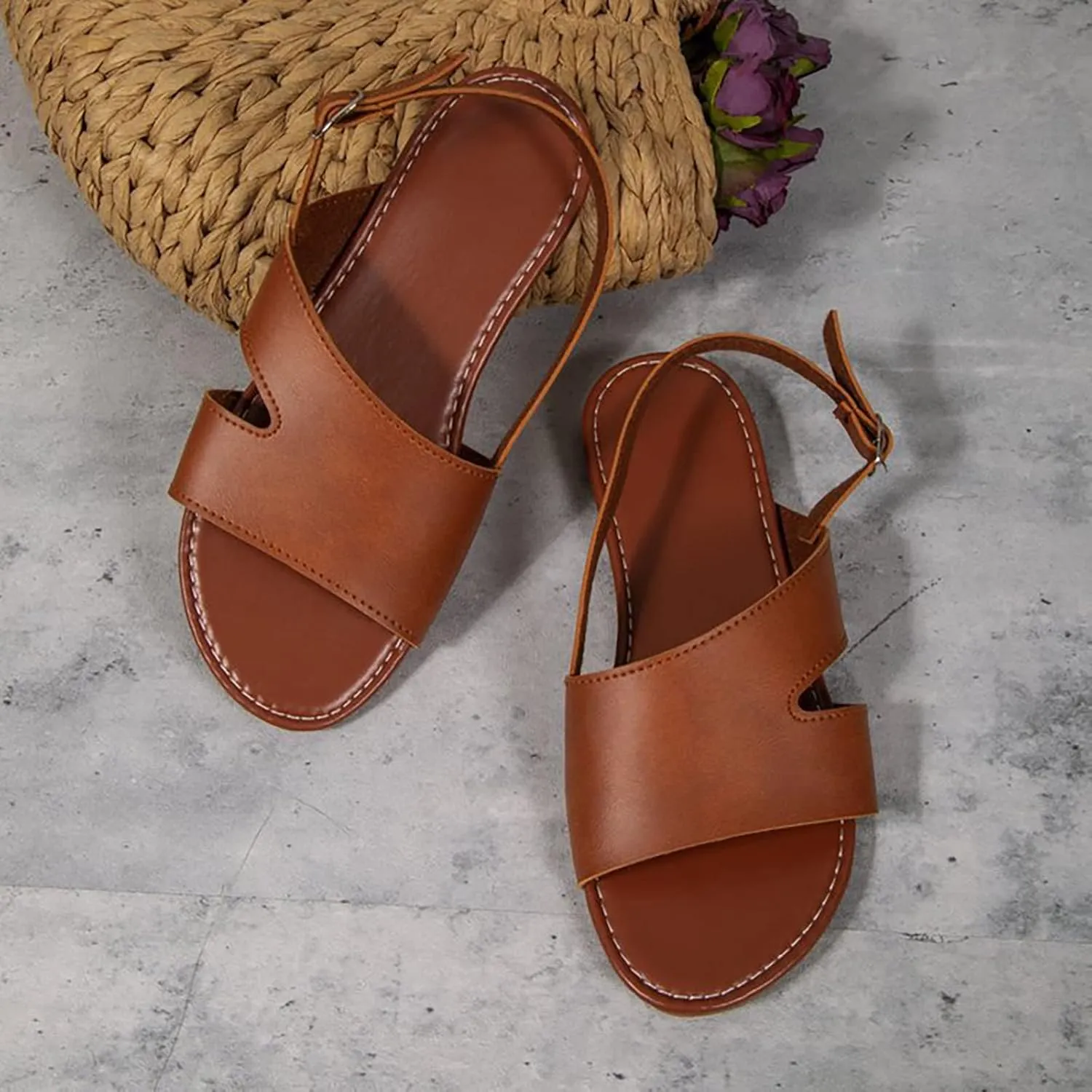 Women's Leather Thick Strappy Sandals Hook and Eye Casual Shoe Summer Spring Flats Vacation Comfy Beach Sandal